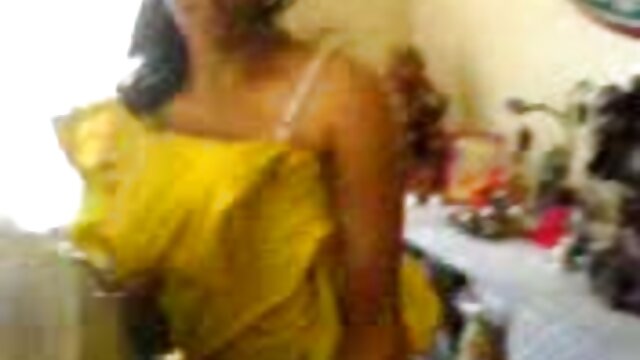 Dia adalah New-Buxom, pacar pirang humps pada kamera. tante nyepong kontol