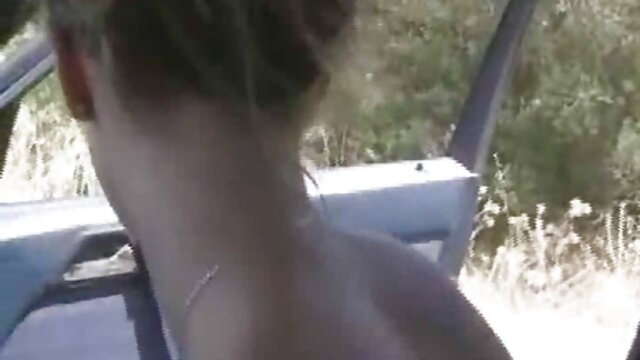 Ditembak di wajah Berambut cokelat setelah blowjob pada nyepong sampai muncrat webcam.