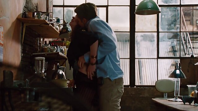 Tersenyum remaja 1. Jam dianalisis video tante sepong dalam tampilan