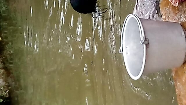 Putri Tiri tante jilbab nyepong kontol Makan Paman Tetangga