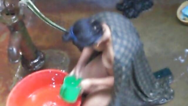 Sexy T-girl Honey sara Costa kacau tanpa kondom nyepong sampai muncrat