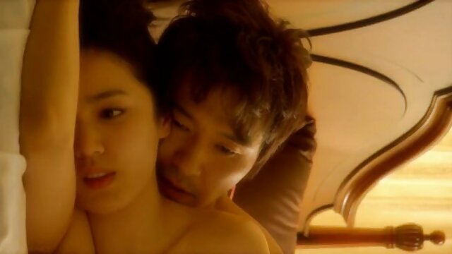 Istri seksi Mira Hotwife mengambil ayam hitam dalam bokep jago nyepong donk nya