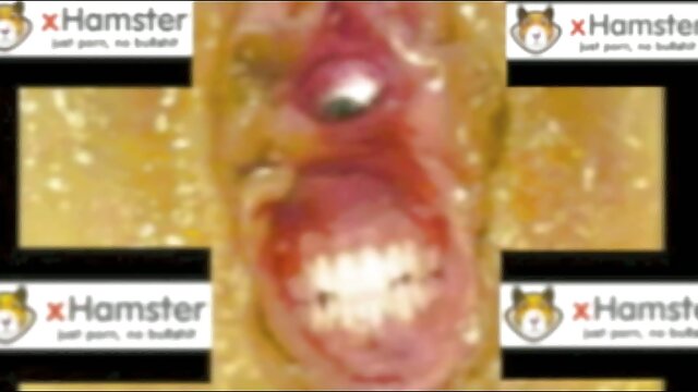 Remaja video nyepong kontol gede kurus dengan sepatu hak tinggi memamerkan Honey-nya yang botak.