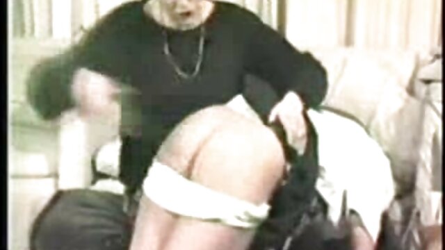 waktu tinggal di Rumah waktu yang indah bokep cantik nyepong dengan sarung tangan & goo comp