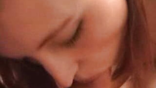 berambut pirang fuck di video tante sepong pakaian seksi
