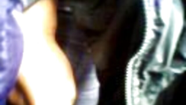 Stepma cherie Deville telah menyingkirkan nyepong kontol sampe crot kecurangan!