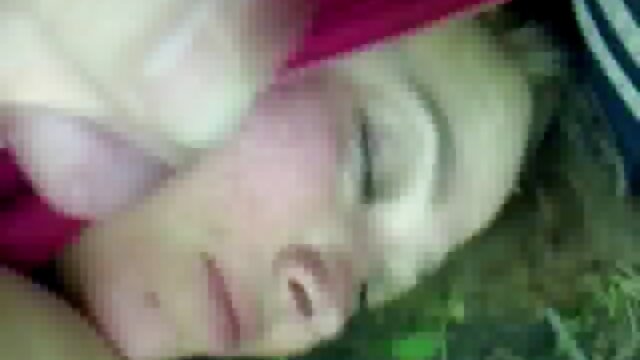 Sunnyleone Sunny Leone video sma nyepong dalam rok mini! Meow!