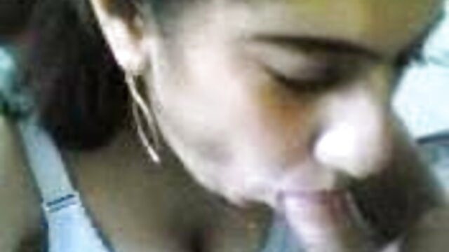 sexy Super Sexy shemale Deepthroat temannya ayam hidup asian nyepong di webcam
