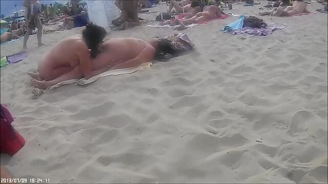 Spandexporn jalan-jalan bokep nyepong kontol dengan Silvie.